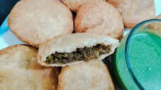 “Garam-garam Matar ki Kachori 😋 har bite mein desi swaad — by Raziya'srasoi”