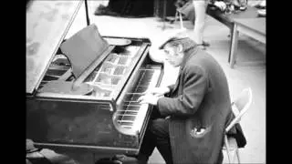 Glenn Gould - J.S. Bach - Prelude in D Major, BWV 925
