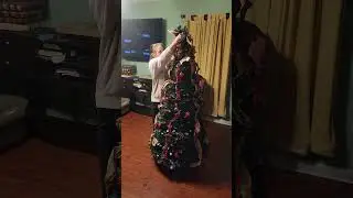 how to install pop up Christmas tree is up in less than a minute