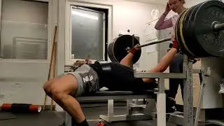 140 KG BENCH PRESS PR 16 years old