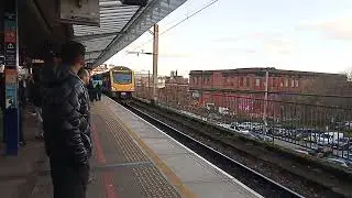 Train arriving at Manchester Piccadilly station this afternoon 2.12.25