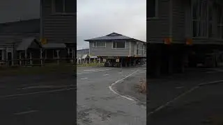 HOUSE MOVING DOWN HIGHWAY 🔥🚛🚒