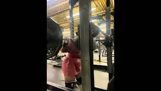 Back in action with squats 🏋🏾&zwj;♀️  #SquatLife #LegDay #GymFlow #StrengthGoals #HeavyLifts