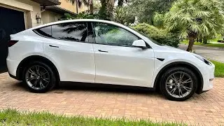 2024 Tesla Model Y. Dark Gemini wheels.