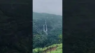 Just feel the weather🌧️🍃 . . . . . . . . . . #traveling #mountain #explorer #rain #weather #monso.n.