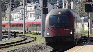 Einfahrt eines ÖBB Railjet in Innsbruck Hbf.