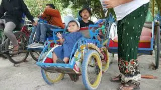 NAIK BECAK MINI DI LOKASI WISATA
