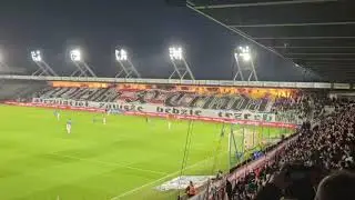 Zgodowa oprawa kibiców Cracovii na meczu z Piastem Gliwice 💪🔥#CRAPIA
