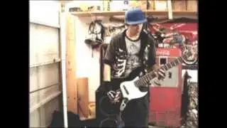 G Dragon 삐딱하게 Crooked (BASS covers of 2013) Halloween party song 1