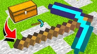 GIANT PICKAXE vs DIAMOND PICKAXE in MINECRAFT!
