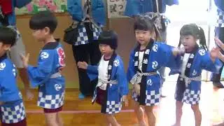 2024はちまんまつりにて、すみれ・ゆり・きく組が集まってみんなで盆踊り