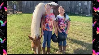 🐴 Horseback Riding Lessons with Butterflies 🦋 Melaina & Laila #horses #horsebackriding #horsegirl