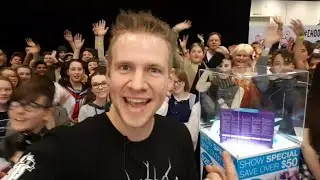 OZ Comic Con Live Art Show!