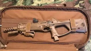 Beretta CX4 Storm FDE с бюджетным прицелом Monstrum 3x Prism Circle Dots Blackbird против Mark l S330P