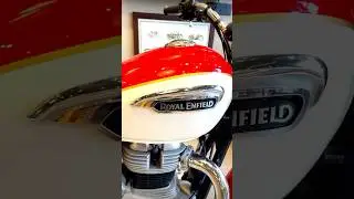 Cruiser King? 👑 Royal Enfield Meteor 350 Aurora Red #RoyalEnfield #meteor350 #bikereview