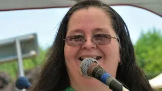 Laura Garone: The Singing Tax Preparer