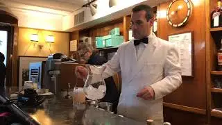 30Seconds Presents Making Bellinis at Harry&rsquo;s Bar In Venice, Italy