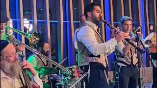  Klezmer Hora:Shalom Hason:bouzouki,Tani:trumpet,Avrum Zeyde:clarinet,Daniel Blatt:cello:Burstein