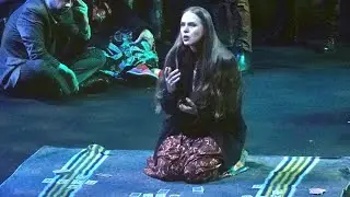 Olga Perrier - scène des cartes 