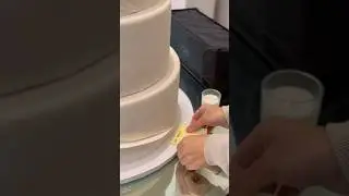 Did you know this wedding cake SECRET?