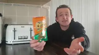 Cheetos Cheddar Jalapeno Crunchy Snack Review