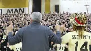VI MAN - Best Student Section In The Country