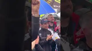 #MichaelvanderMark K&uuml;rs&uuml;de #Hollanda ve #Almanya Milli Marşlarını &Ccedil;aldırdı #TR54 Alkışladı #Wsbk