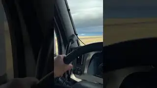 Вот такие здесь в Вайоминге ветра. #usa #truck #trucking #truckdriver #accidentnews #top #wyoming