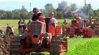 2x Orsi Anteo cingolati testa calda in aratura | Tracked hot bulb tractors ploughing