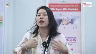 Japanese Visitor in Awe of UP&rsquo;s Chikan Embroidery | Praise for CM Yogi at UPITS 2025