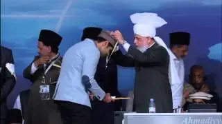 Jalsa Salana UK 2014: Final Session (Men's Jalsa Gah)