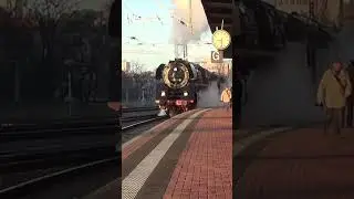 01 0509-8 verl&auml;sst in der strahlenden Morgensonne Dresden Hbf, Dez. 2015