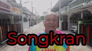 Moo Yai Thaimaassa 2025 8 Cha Am Songkran