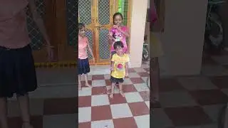 Wow water holi color balloons🎈🎈 tho mugguru ela adukoni enjoy chesaro chudandi😊 full funny🤣