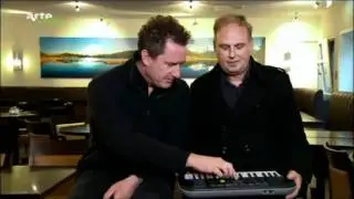 How to play Maid of Orleans from OMD  (demonstrated by Paul Humphreys)