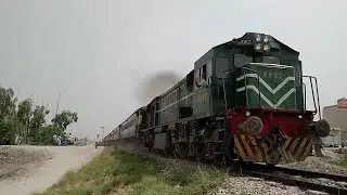 6 Hours Late Train ||HBU-20 8052 Thundering and Smoking with 6 Hours Late 128 Dn from Sanawan