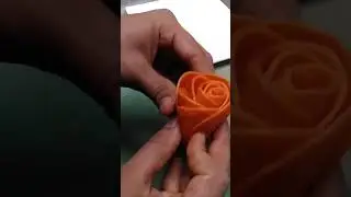 how to make a beautiful carving rose flower on carrot and cocomber salad decoration biginar #shorts