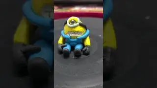 I made a Mega Minion in Despicable Me 4 #sculpting #clay #art #relax #clayart #despicableme4 #minion