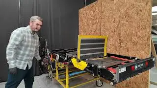 Access Lift -  Manually Stowing the Platform