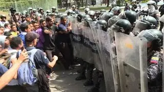 Students and police clash in Venezuelan university protest