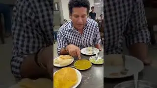 SACHIN TENDULKAR ENJOYING HIS BREAKFAST AT CAF&Eacute; TATO- PANAJI