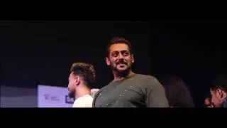 Salman Khan, Aayush Sharma & Team Antim Visit Elpro City Square!