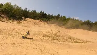 VITAVON LOSI DBXL-E 2.0 12S HW MAX4 70125 560KV  JUMPING GOES WRONG = CARNAGE!!!