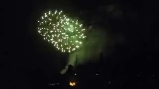 Feuerwerk &uuml;ber der Sayner Burg