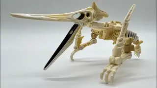 War for Cybertron Kingdom Deluxe Class WIngfinger Transformers Toy Robot Video