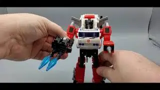 Deluxe Baldwin Reviews Hasbro Generation Selects Artfire w/ Nightstick. (Targetmaster)