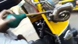 Indian auto rickshaws horn
