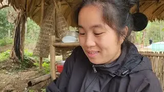 A Mother’s Strength: Building a Wooden Home in 30 Days & Cooking Chicken with Her Daughter