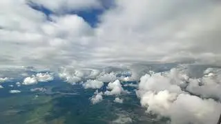 Timelapse descent from cruise altitude to approach altitudes. Filmed 13.8.2021