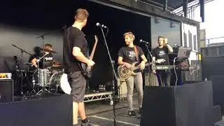Mr Sam and the Dednutz Live at YogCon 2019 Frontrow 2019 08 03 19 18 10